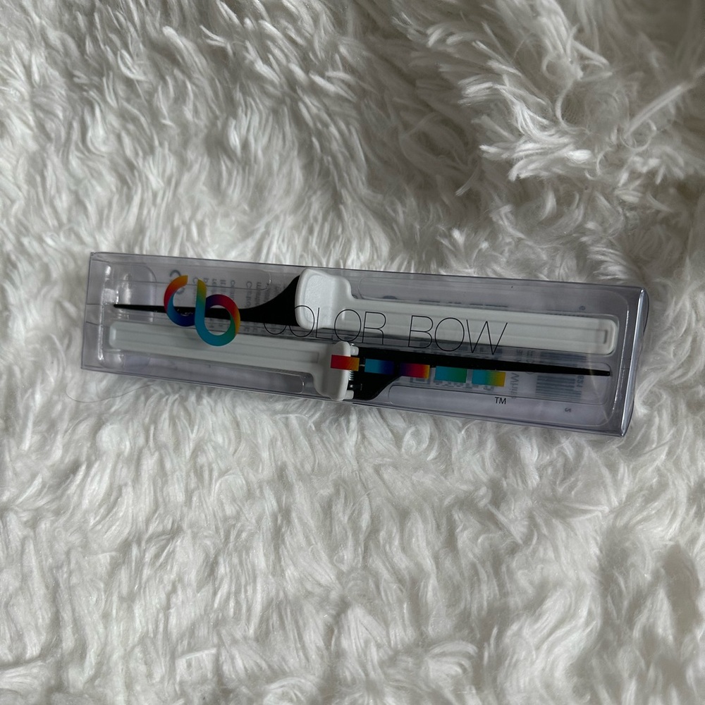 Color Bow Rat Tail Hair Clip Comb 2 Pack  - Black/ White - Picture 2 of 4